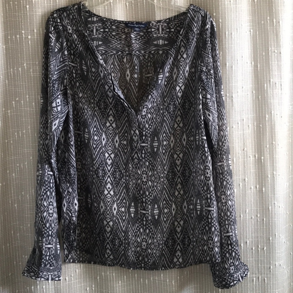 AEO Long Sleeve Pattern V Neck Blouse Tunic